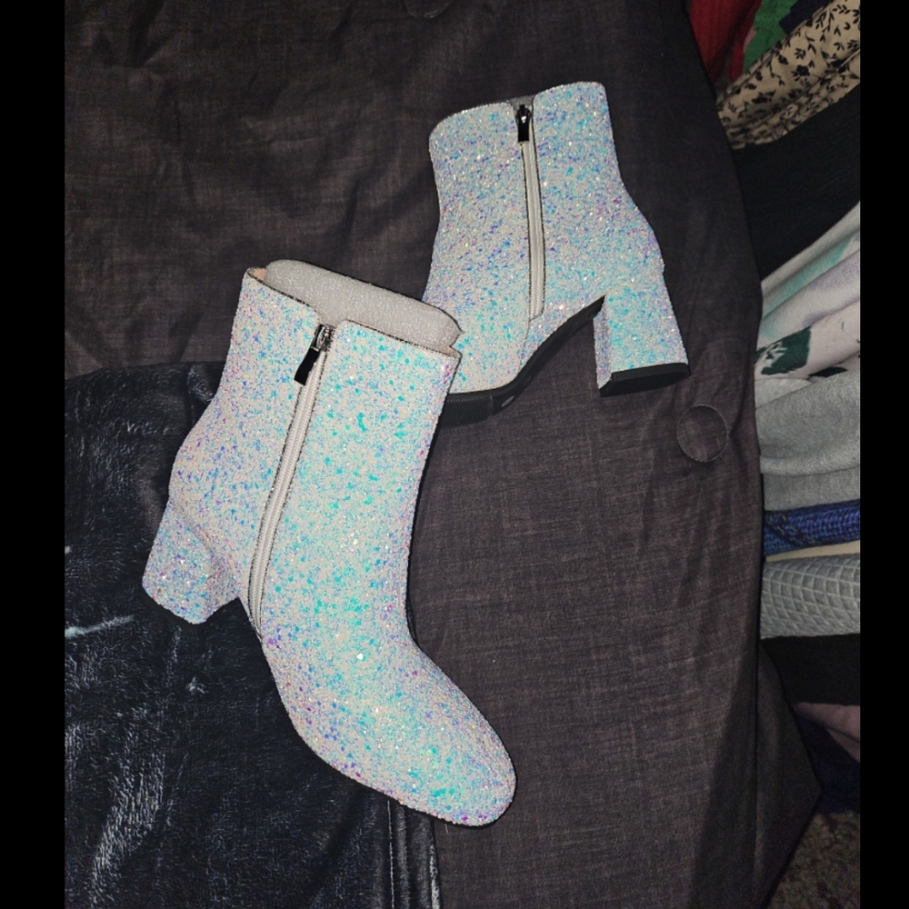 Sparkling Ankle Boots - Silver Glitter